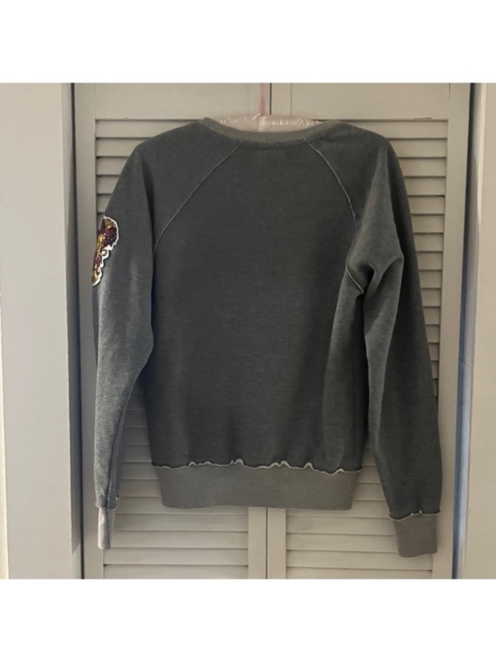 Harry Potter Gryffindor Gray Crewneck Sweatshirt Wizarding World Universal XS - Picture 10 of 10